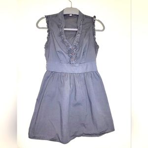 Be Bop Genuine Vintage sizeM Gray V Neck Sleeveless Little Pull Over Ruffles